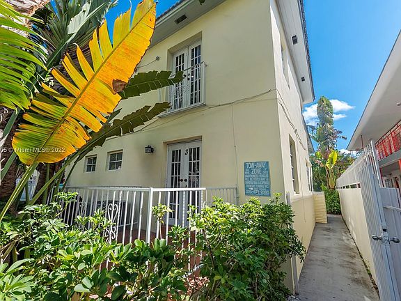 3rd image of 726 Jefferson Ave #1