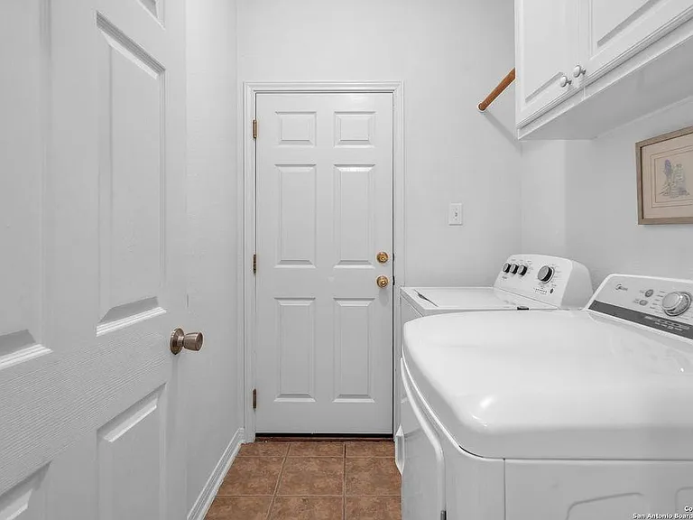 26022 Cuyahoga Cir — Photo 26