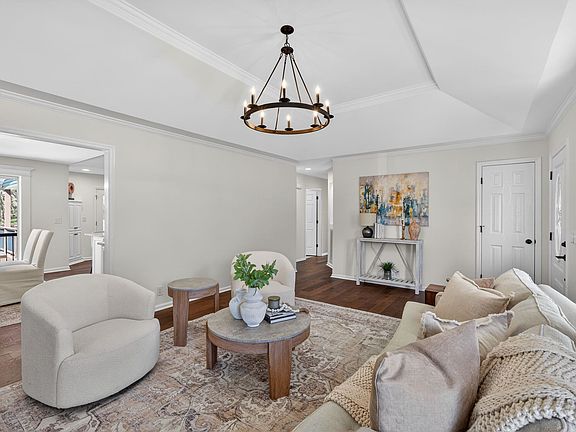 4th image of 1421 Bluegrass Rd