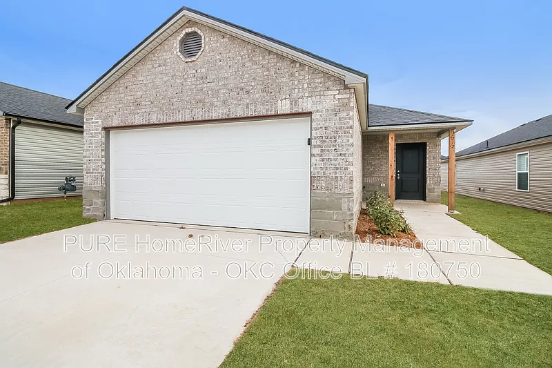 3 bed, 2.0 bath, 1402 sqft, $1,625 — Photo 1