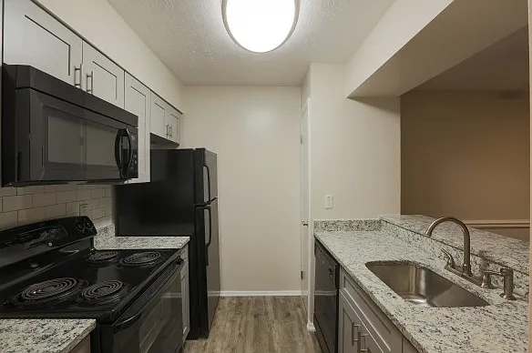 Arcadian Apartments — Photo 15
