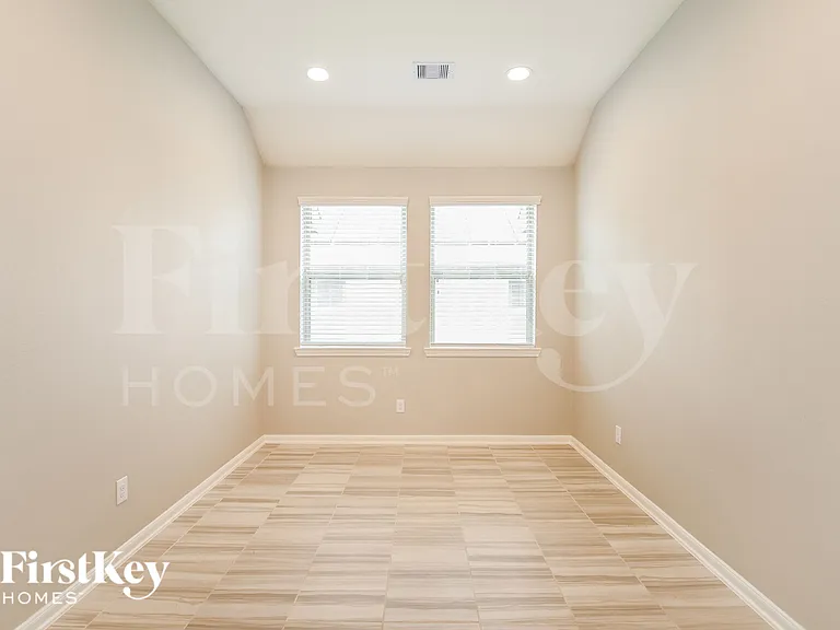 259 Rolling Creek Ln — Photo 4