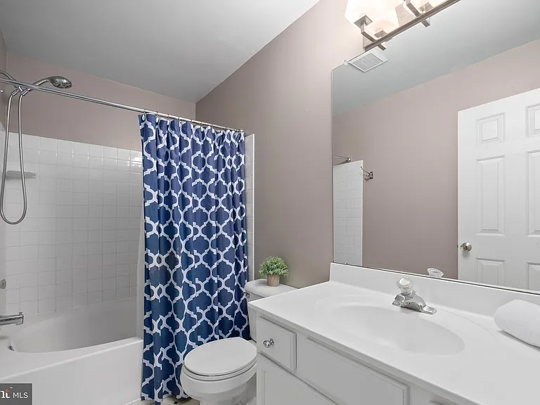 4079 Waterford Dr — Photo 18