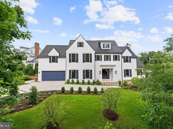 3939 52nd St NW, Washington, DC 20016