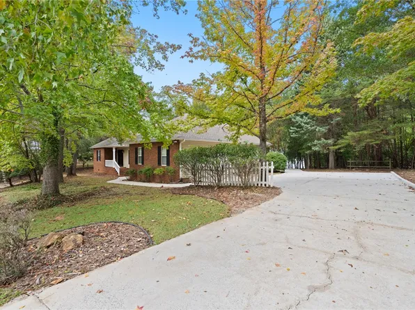 920 Holly Knoll Dr, Anderson, SC 29626