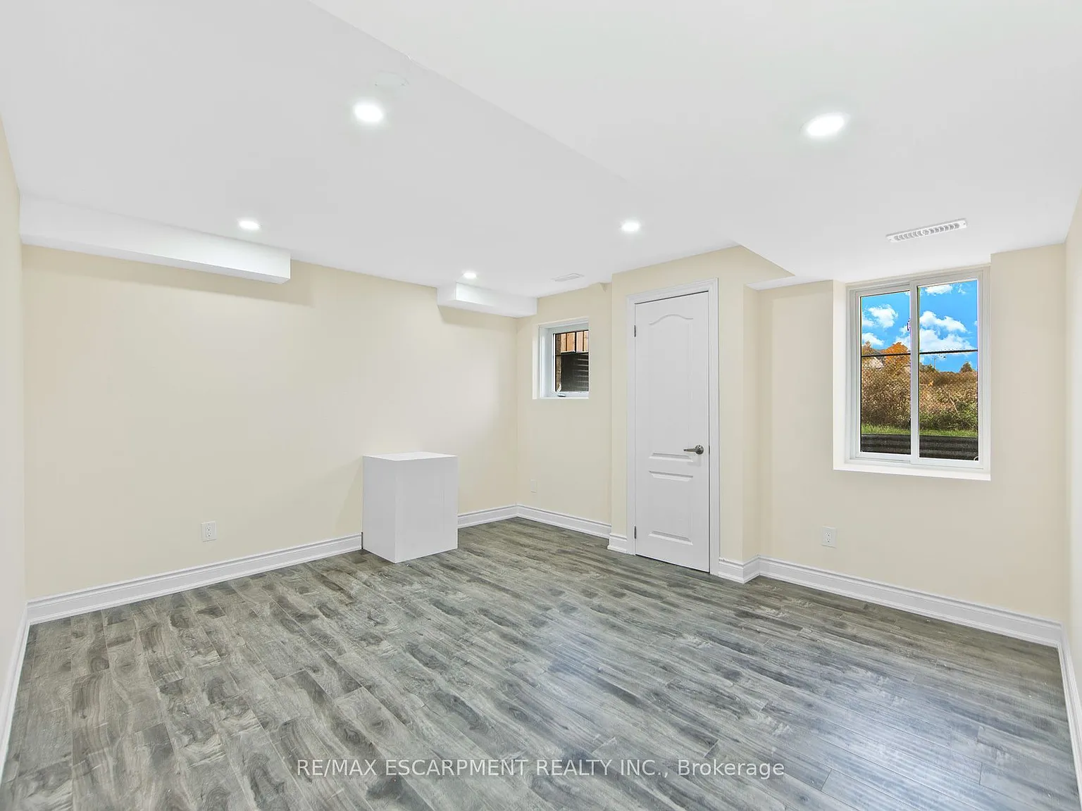 2 bed, $1,899 — Photo 4