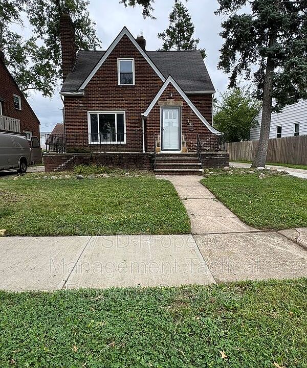 1st image of 785 E 236th St