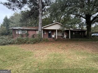 101 Lakeview Dr, Auburn, GA 30011