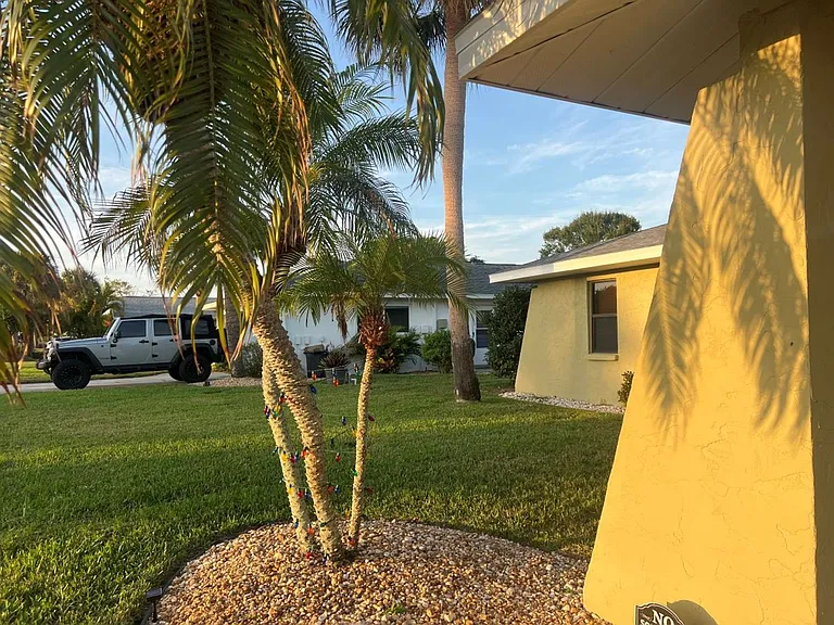 1240 Lucaya Ave — Photo 3