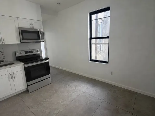 16-91 Linden Street image 1 of 5