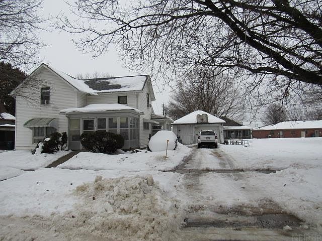 1st image of 748 N Sycamore St