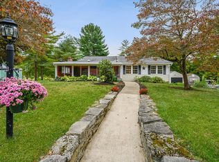 4 Hillside Ave, Halifax, MA 02338