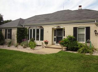 2924 Ridgeway Dr, Neenah, WI 54956