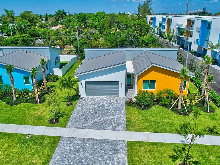 sfh exterior close-up