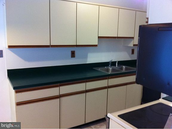 3rd image of 510 Lafayette Blvd