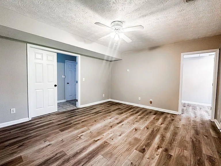6410 Janton Way — Photo 27