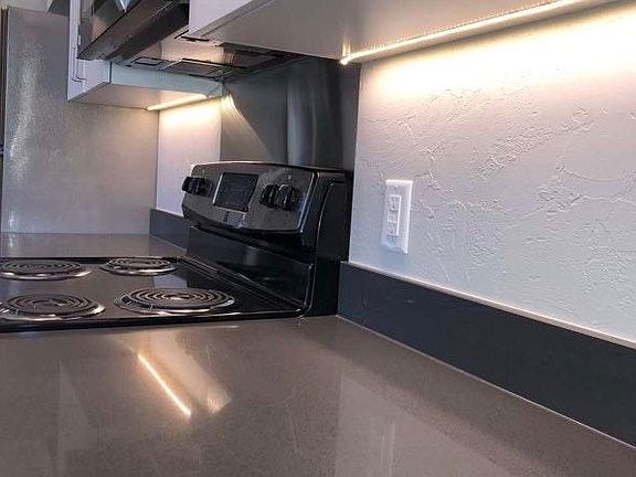 4th image of 1029 NE 6th St APT 330