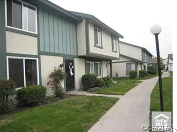 250 Carriage Dr APT E, Santa Ana, CA 92707