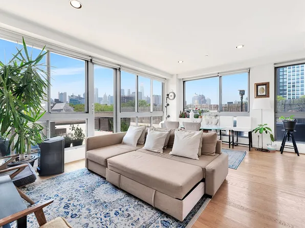 38 Delancey St #4B, New York, NY 10002