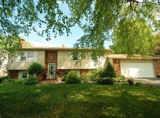 343 Orchard Ln, Cortland, OH