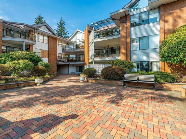 15270 17th Ave #305, Surrey, BC V4A 1T9