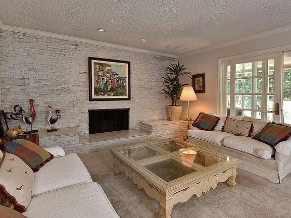 4th image of 2825 N Monte Verde Dr