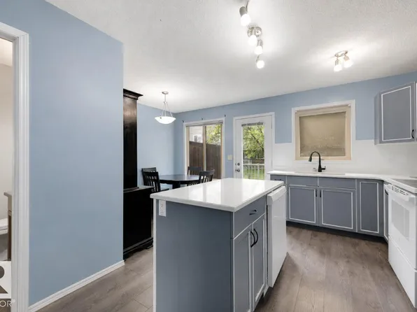 290 Spruce Ridge Rd #28, Spruce Grove, AB T7X 0C4
