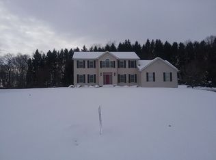 9850 Ginger Hill Ct, New Middletown, OH 44442