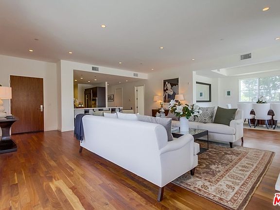 3rd image of 4661 Wilshire Blvd Unit 301