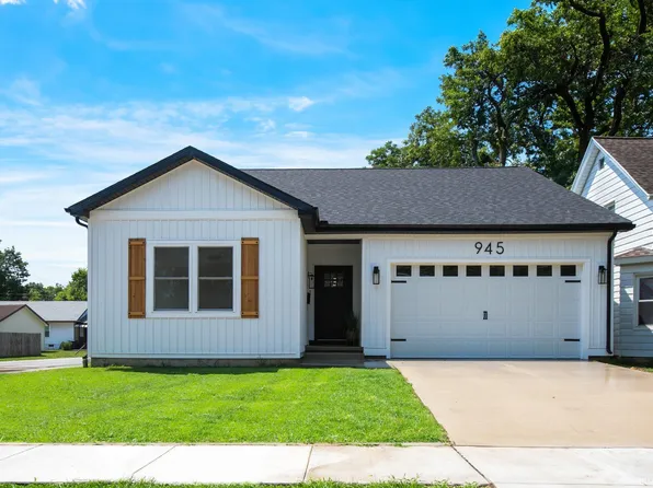 945 S 26th St, South Bend, IN 46615