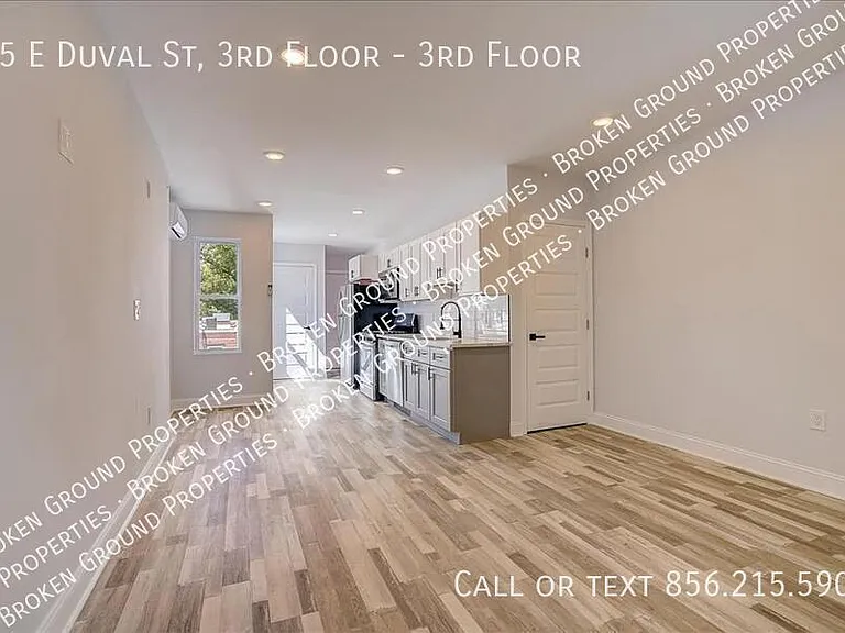 95 E Duval St #3 — Photo 8