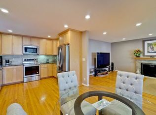 1461 Gilmore St, Mountain View, CA 94040