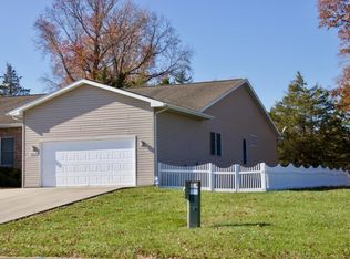 1000 N Beadle Dr #B, Carbondale, IL 62901