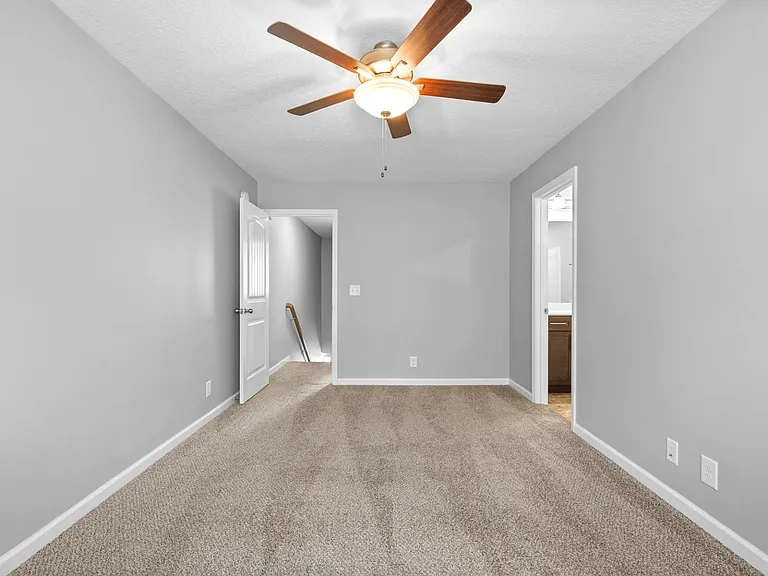 213 Woodland Valley Ln — Photo 22