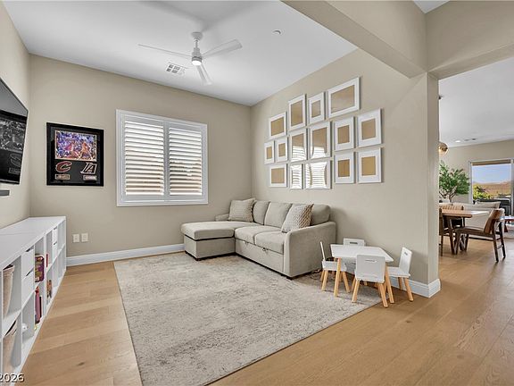 4th image of 2543 Strathmill Ave