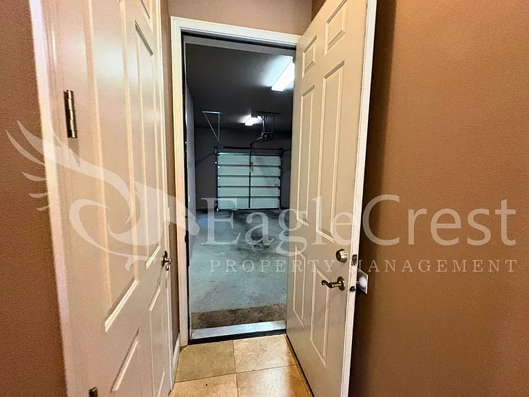 44 Vinehill Dr — Photo 53