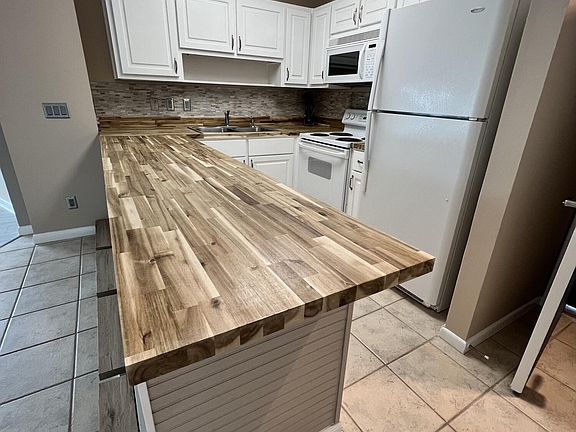 2nd image of 4725 Bay Point Rd #258