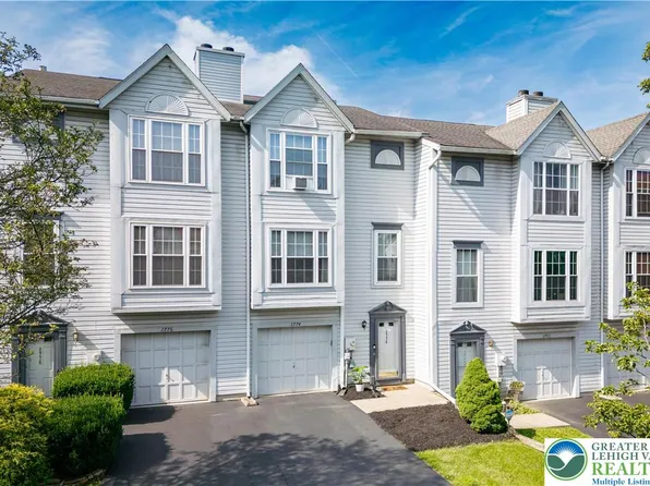 2774 Red Oak Cir, Bethlehem, PA 18017