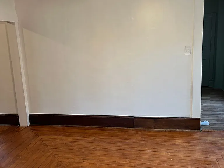 22 Raymond Ave — Photo 4