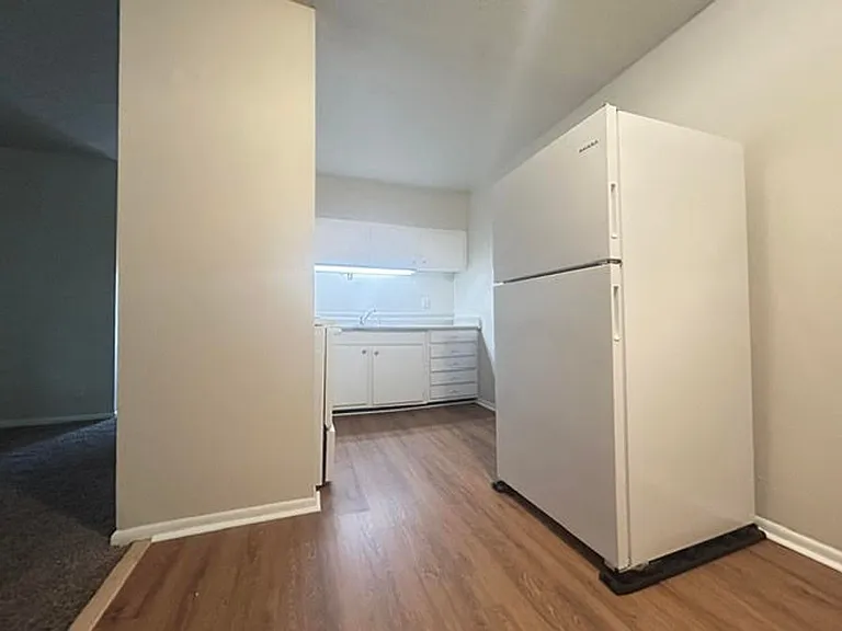Cedar Chase Apartments — Photo 14