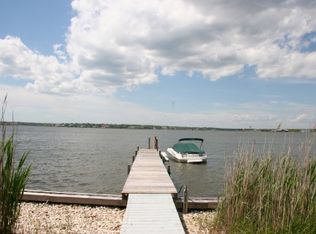 32 Dune Rd, Quogue, NY 11959