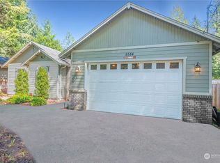 8584 Golden Valley Dr, Maple Falls, WA 98266
