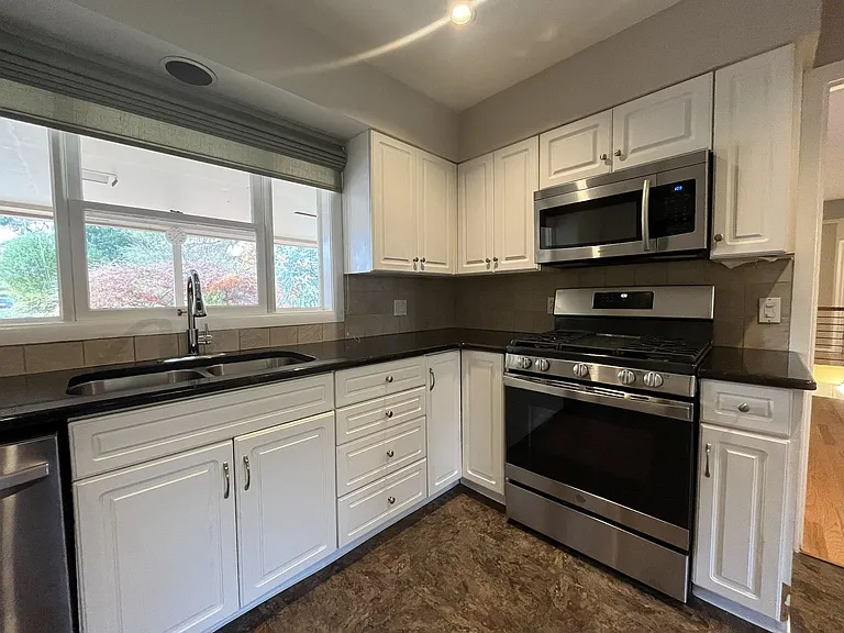 7280 SW 83rd Ave — Photo 7