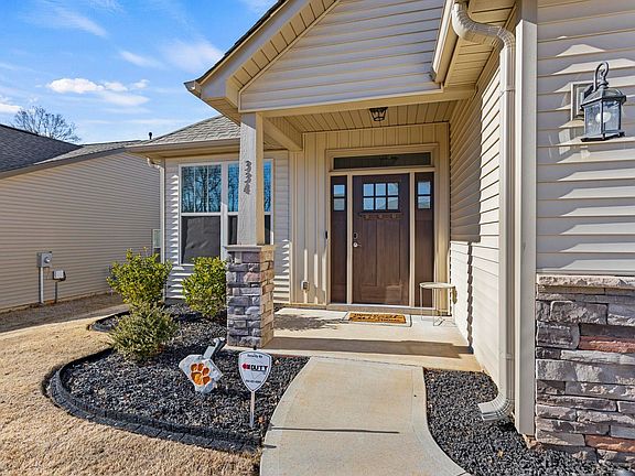 3rd image of 334 Barnhill Ct