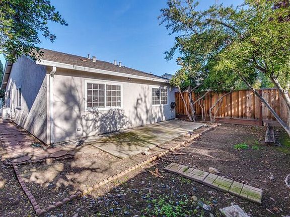 5th image of 3436 Youngs Cir