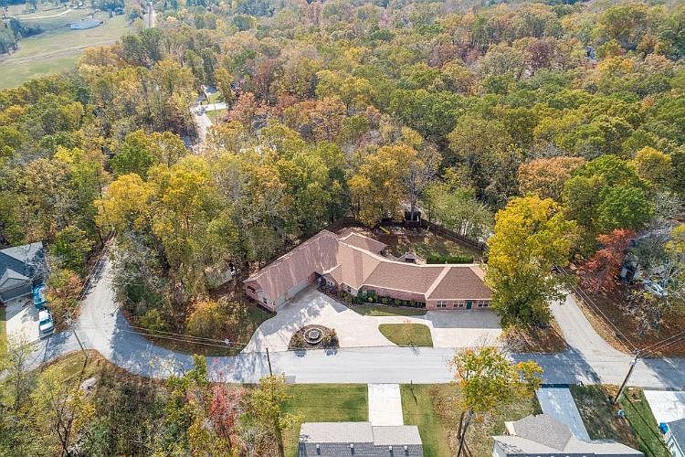 1st image of Allendale Dr