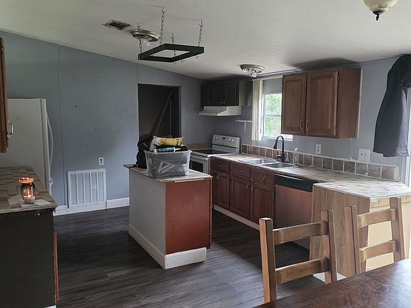 4th image of 9664 Cypress Park Dr
