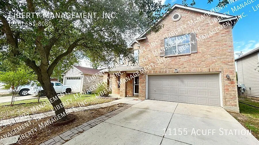 Beautiful and VERY Spacious 5 Bedroom, 3 Full Bath Home — Photo 2