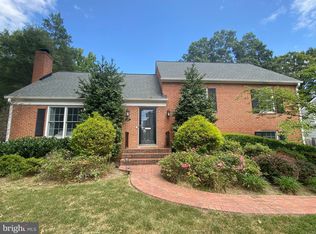 1108 Waynewood Blvd, Alexandria, VA 22308