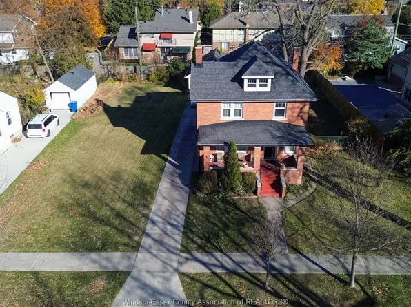 254 Esdras Pl, Windsor, ON N8S 2M5